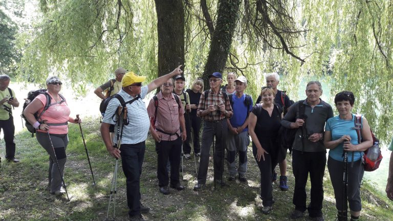 POHOD  OB  KOLPI  PO  NAJJUŽNEJŠI  SLOVENSKI  PEŠPOTI